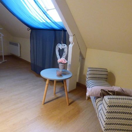 Les Petites Brosses Bed & Breakfast Montbizot Exterior photo