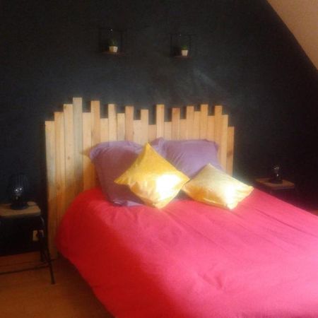 Les Petites Brosses Bed & Breakfast Montbizot Exterior photo