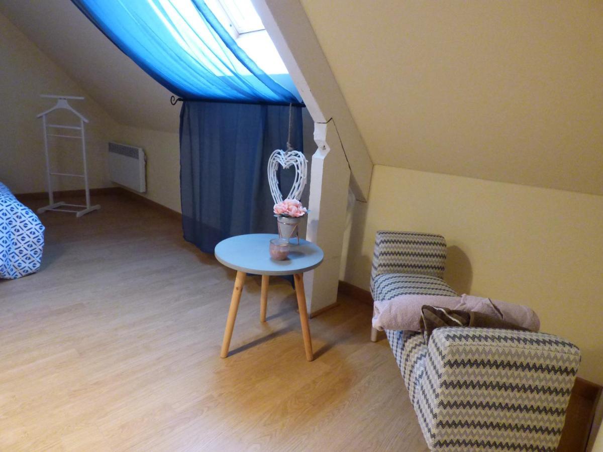 Les Petites Brosses Bed & Breakfast Montbizot Exterior photo