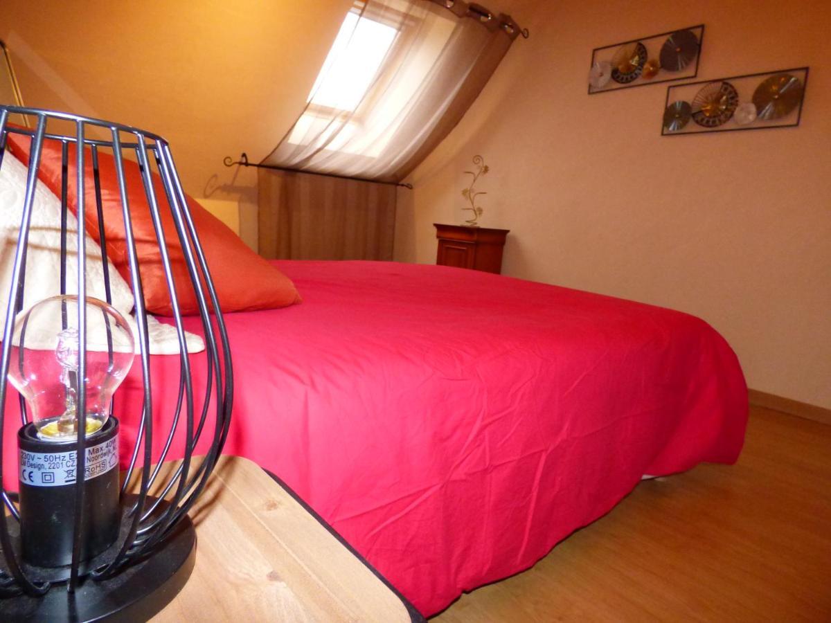 Les Petites Brosses Bed & Breakfast Montbizot Exterior photo